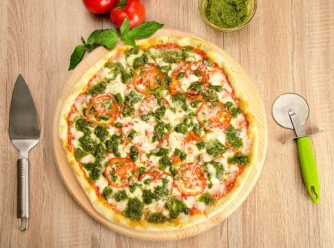 Pizza-pesto-et-tomates-cerises